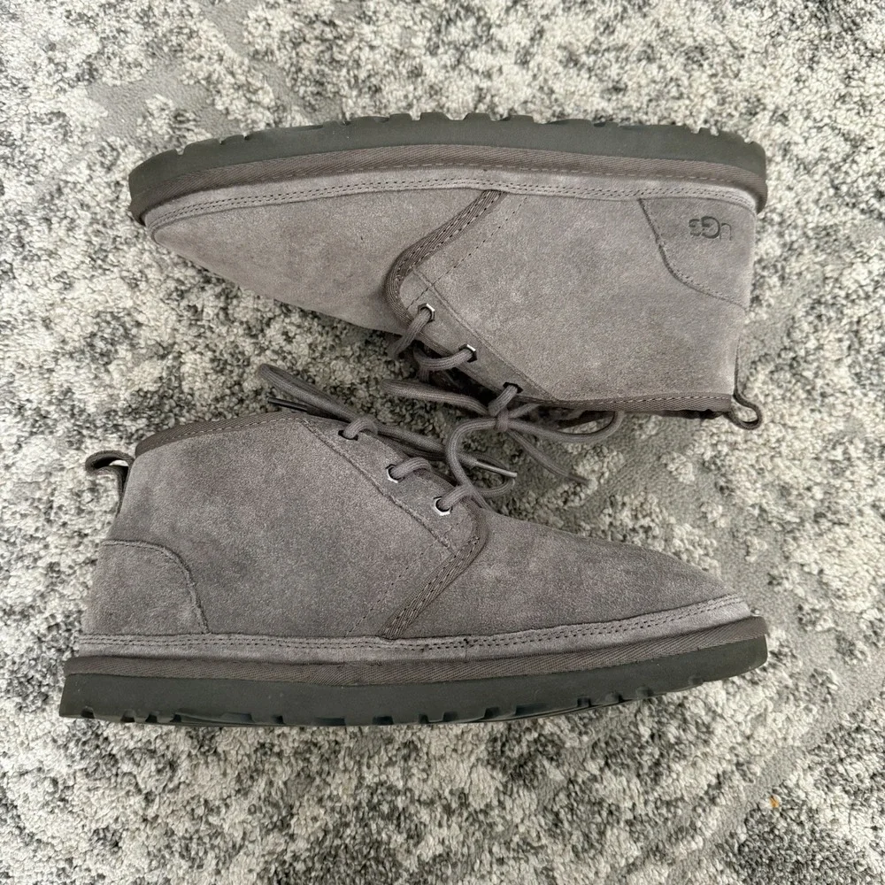 UGG Men's Neumel Chukka Boots‎ Gray Charcoal Suede Fur Lined Lace Up Size 9